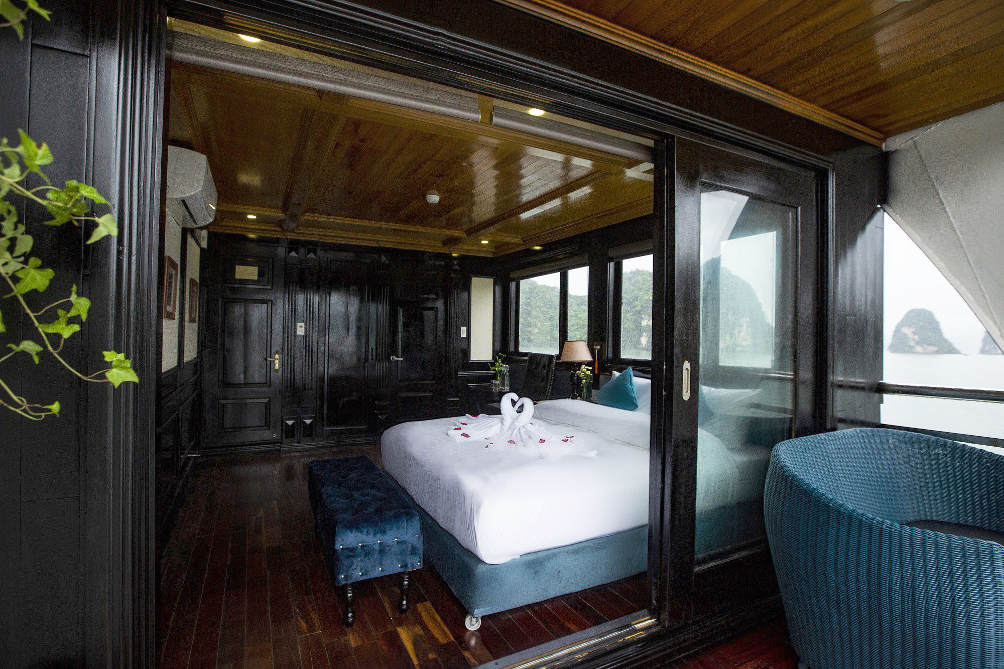 Family Suite twin beds
